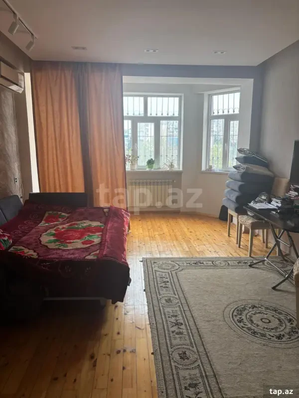 Satılır 2 otaqlı yeni tikili 76 m²