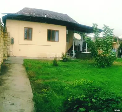 Satılır 5 otaqlı həyət evi 100 m² — Şəki 5 otaq 100.00 m²