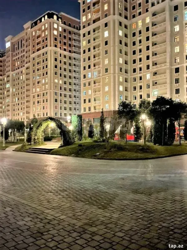 Satılır 4 otaqlı yeni tikili 162 m²