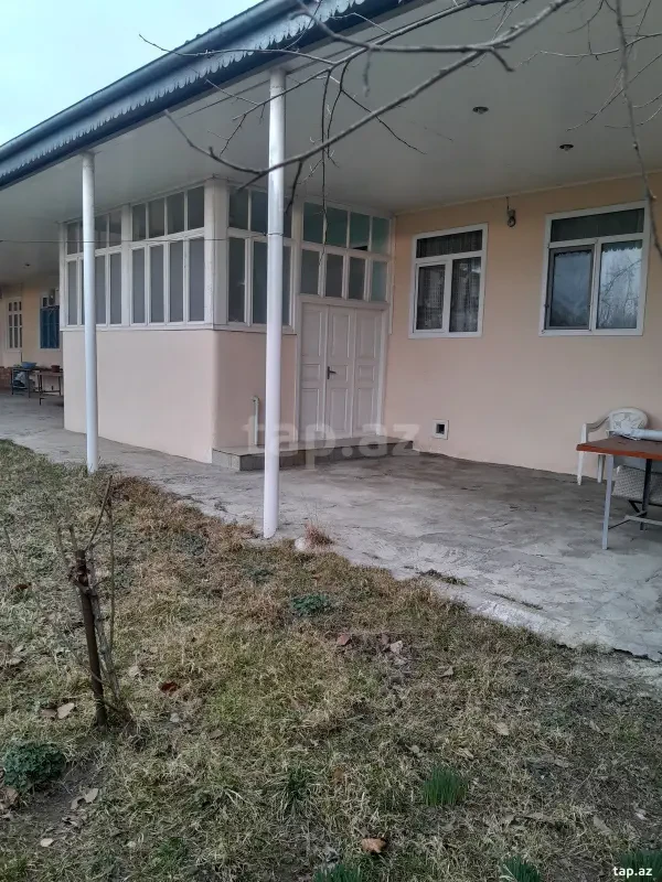 Kirayə verilir 2 otaqlı həyət evi 100 m²