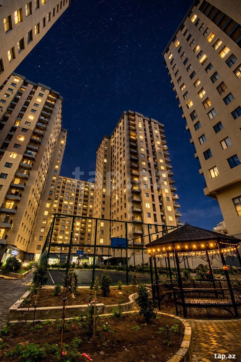 Satılır 4 otaqlı yeni tikili 192.5 m²