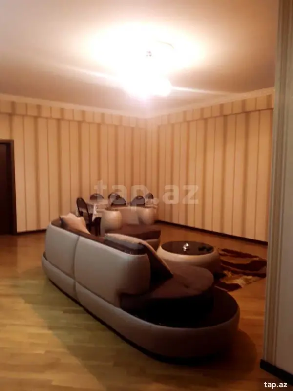 Kirayə verilir 3 otaqlı yeni tikili 120 m²