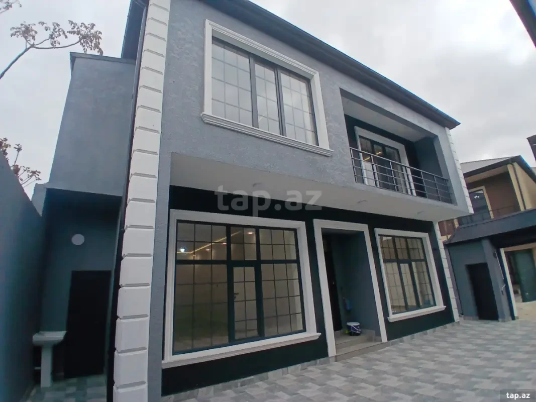 Satılır 8 otaqlı həyət evi 180 m²