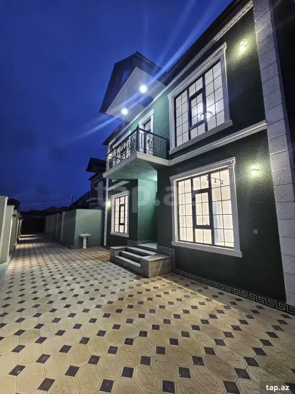 Satılır 5 otaqlı həyət evi 180 m²