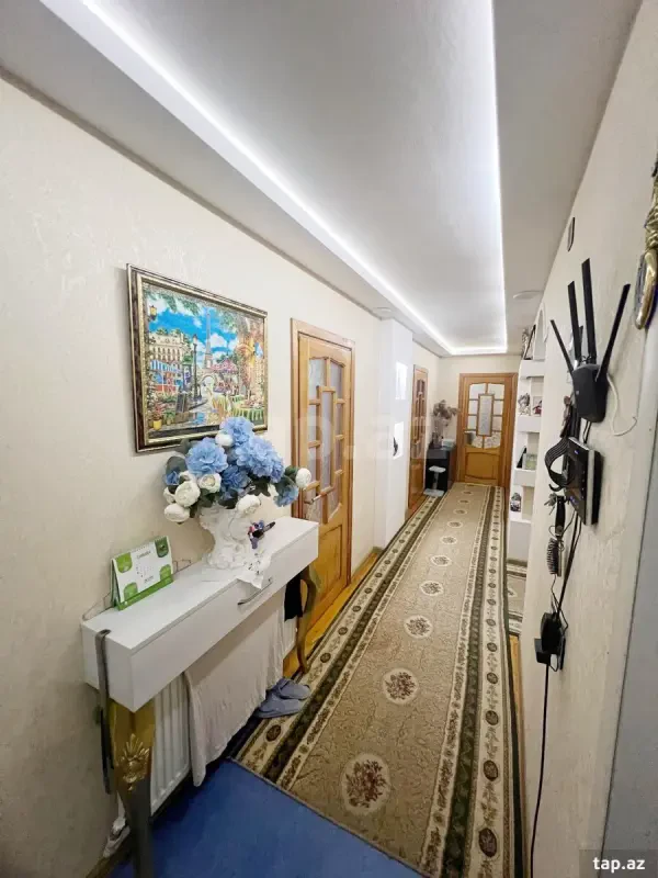 Satılır 5 otaqlı mənzil 130 m²