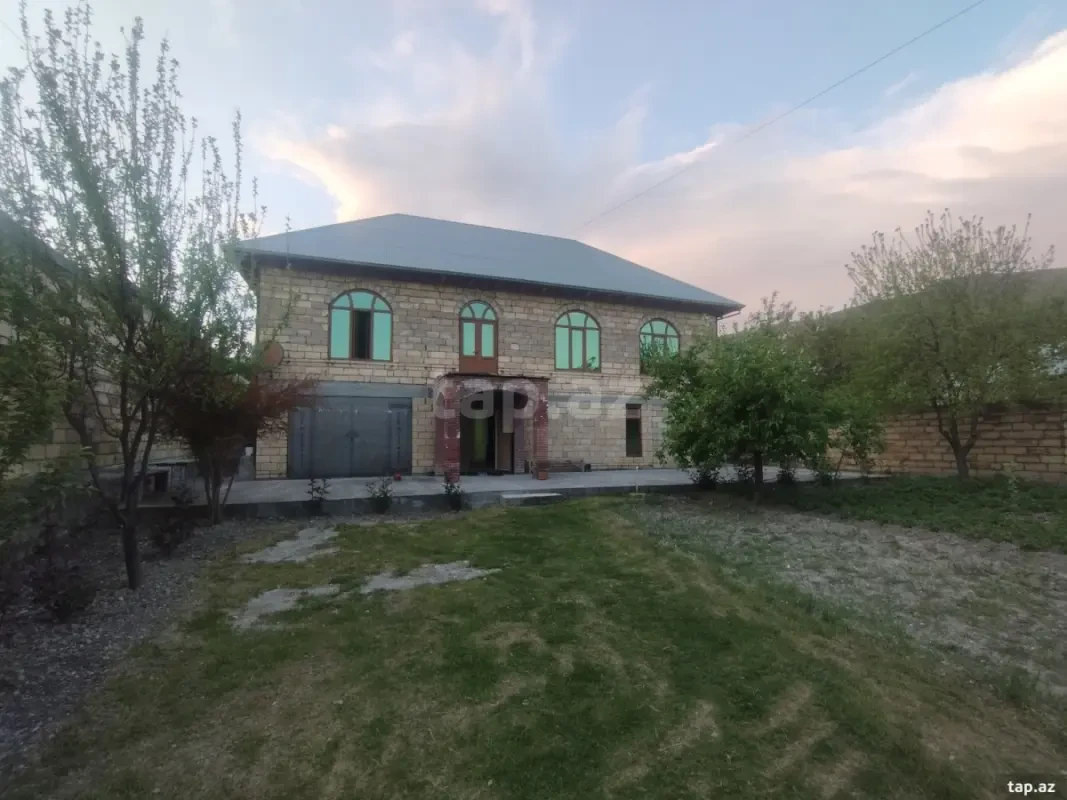 Satılır 3 otaqlı həyət evi 150 m²