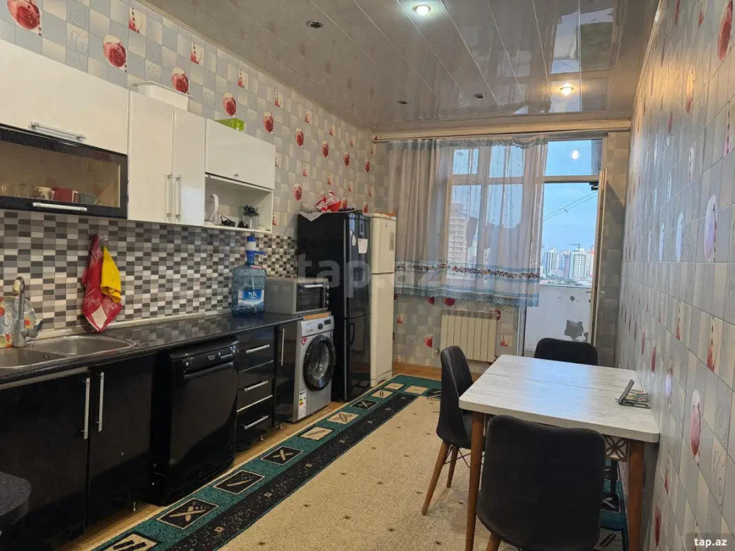 Kirayə verilir 3 otaqlı yeni tikili 120 m²