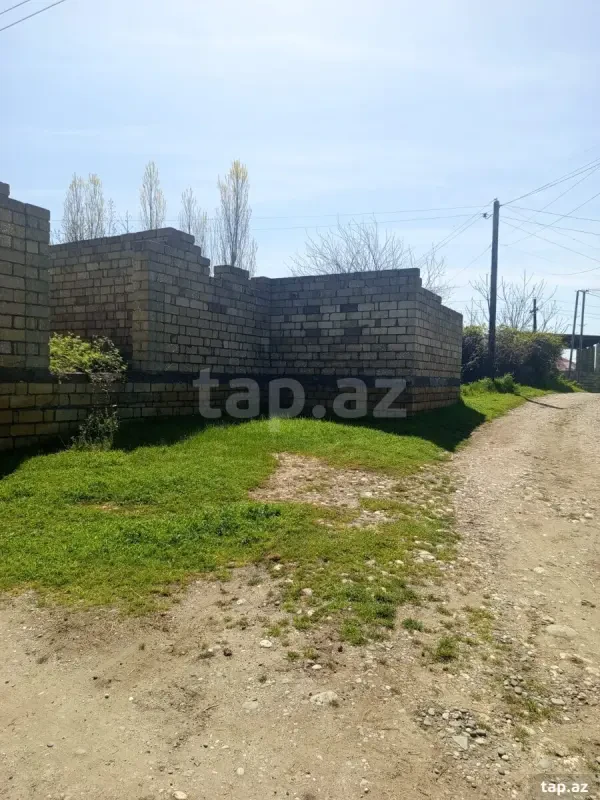 Satılır 4 otaqlı həyət evi 400 m²