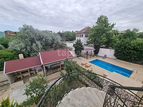 Kirayə verilir 8 otaqlı həyət evi 250 m² — Bakı, Novxanı 8 otaq 250.00 m²
