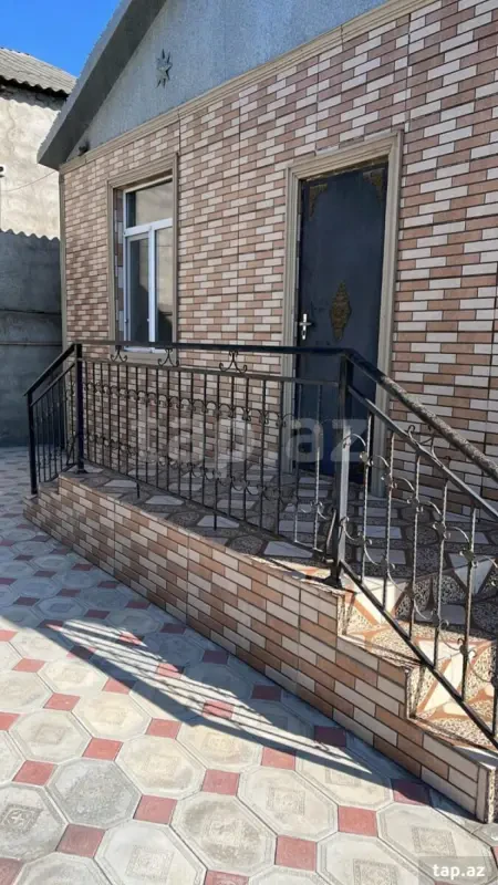 Satılır 5 otaqlı həyət evi 100 m²