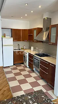 Kirayə verilir 4 otaqlı yeni tikili 160 m² — Bakı 4 otaq 160.00 m²