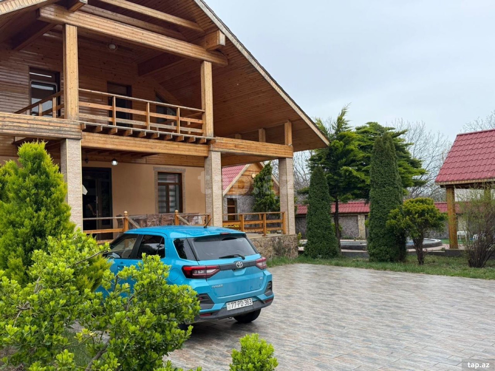 Satılır 7 otaqlı həyət evi 300 m²