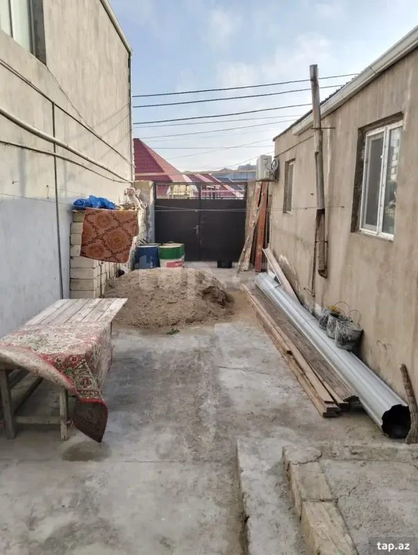 Satılır 4 otaqlı həyət evi 100 m²