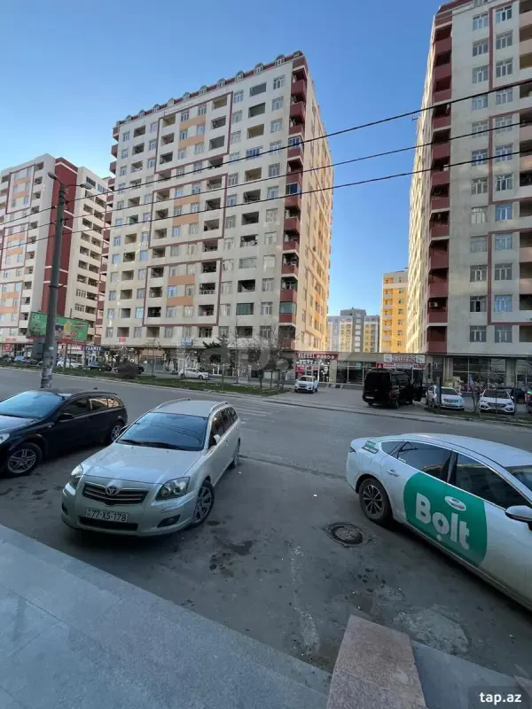 Satılır 3 otaqlı yeni tikili 90 m²