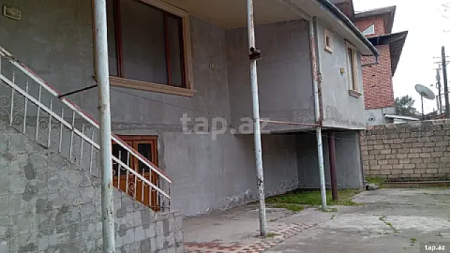Satılır 10 otaqlı həyət evi 130 m² — Lənkəran 10 otaq 130.00 m²