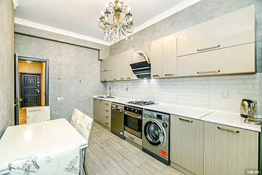 Kirayə verilir 3 otaqlı yeni tikili 130 m² — Bakı 3 otaq 130.00 m²