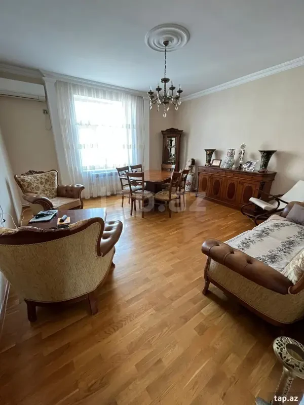 Satılır 2 otaqlı mənzil 80 m²