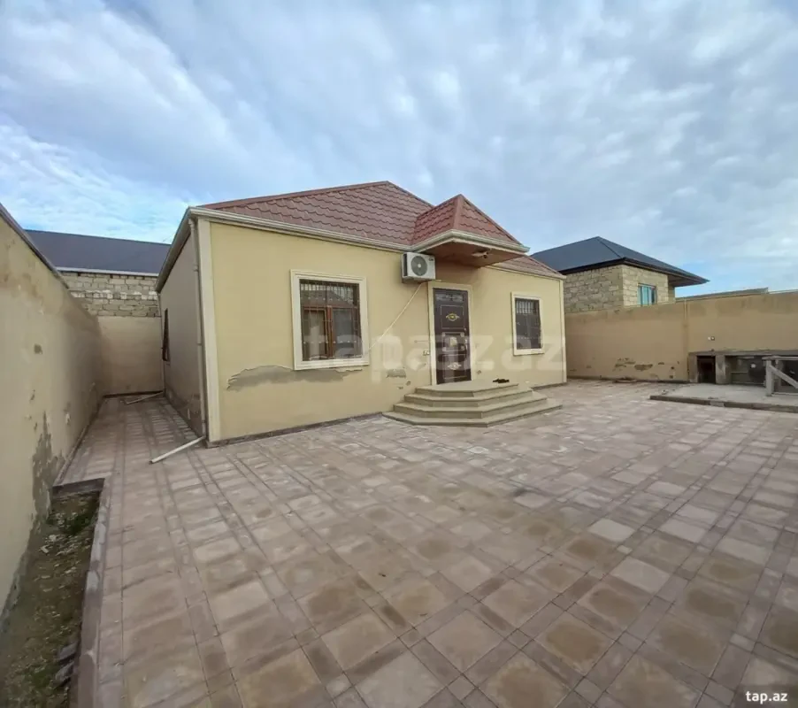 Satılır 3 otaqlı həyət evi 220 m²