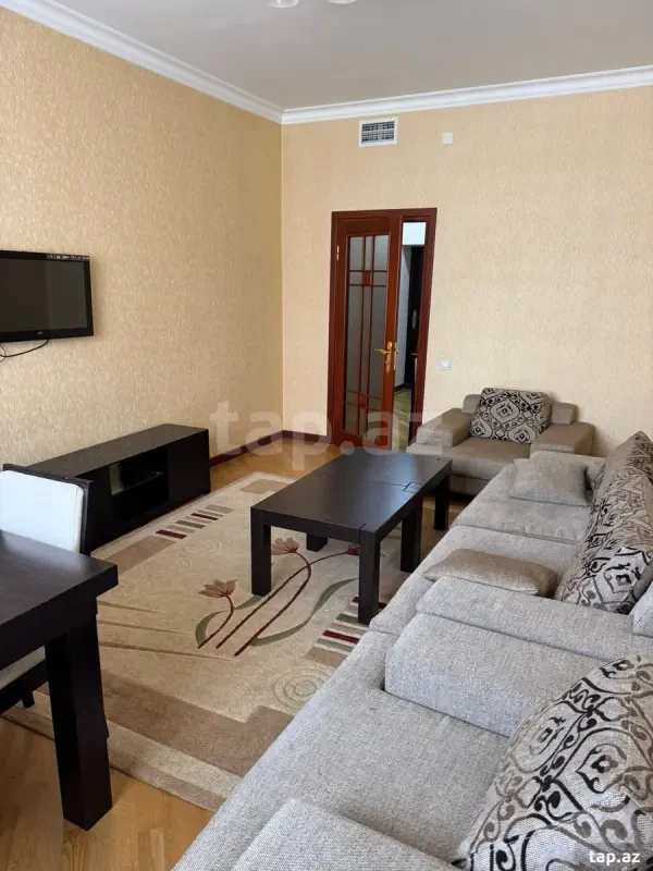 Kirayə verilir 2 otaqlı yeni tikili 78 m²