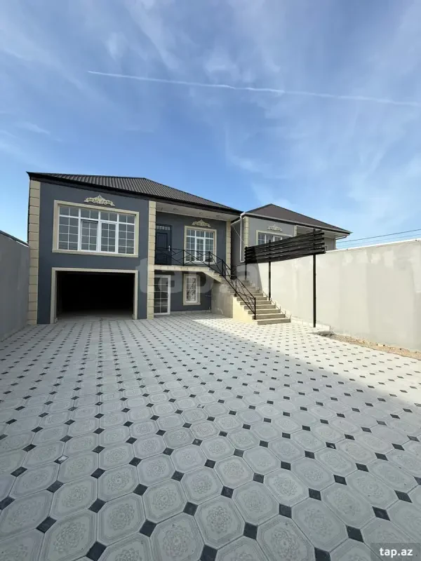 Satılır 4 otaqlı həyət evi 219 m²