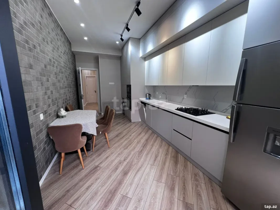 Kirayə verilir 3 otaqlı yeni tikili 122 m²