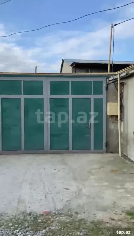 Satılır 7 otaqlı həyət evi 300 m²