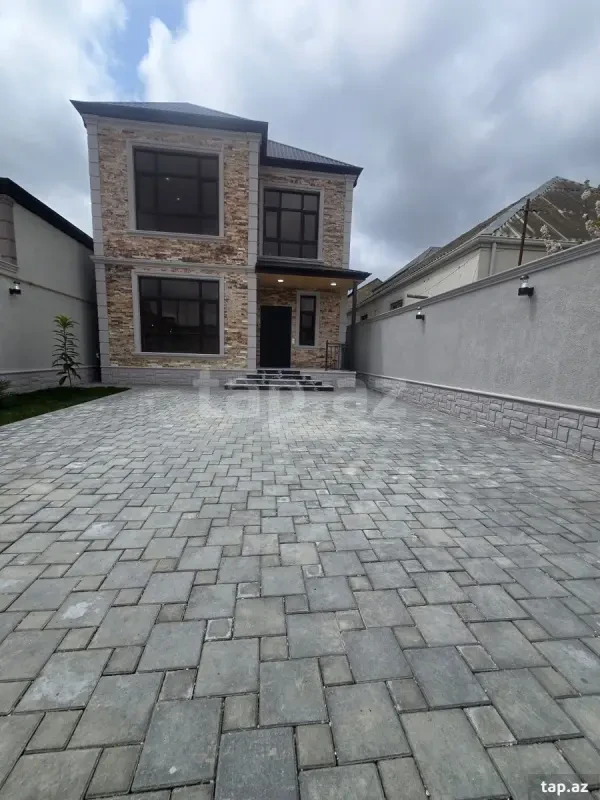 Satılır 4 otaqlı həyət evi 200 m²