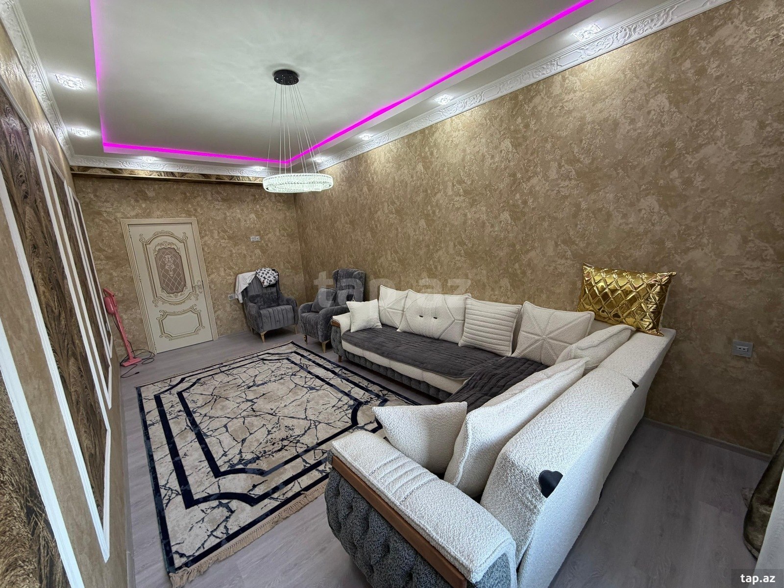 Kirayə verilir 2 otaqlı yeni tikili 90 m²