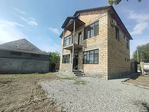 Satılır 5 otaqlı həyət evi 150 m² — Şəki 5 otaq 150.00 m²