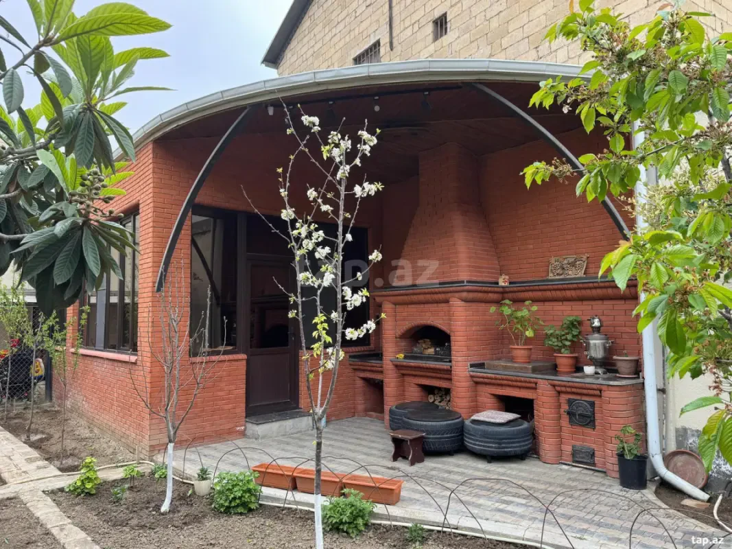 Satılır 7 otaqlı həyət evi 500 m²