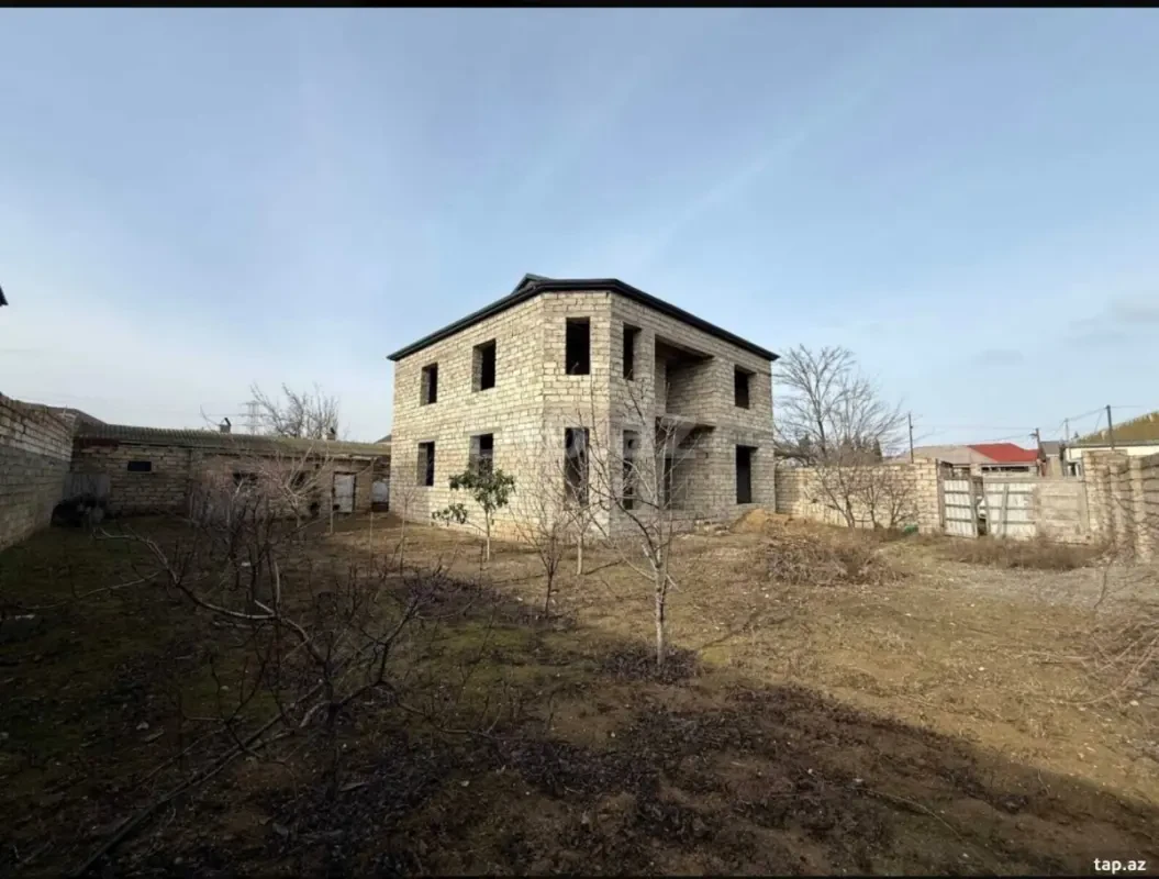Satılır 6 otaqlı həyət evi 280 m²