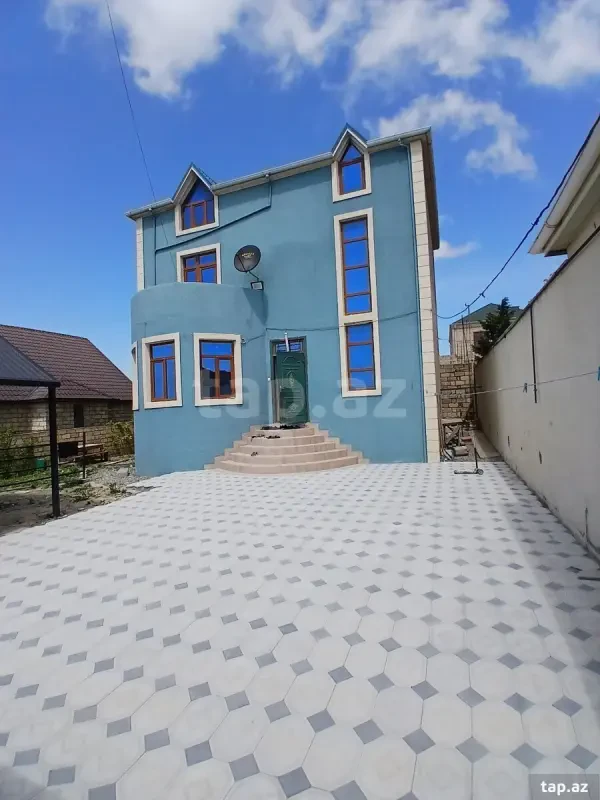 Satılır 4 otaqlı həyət evi 250 m²