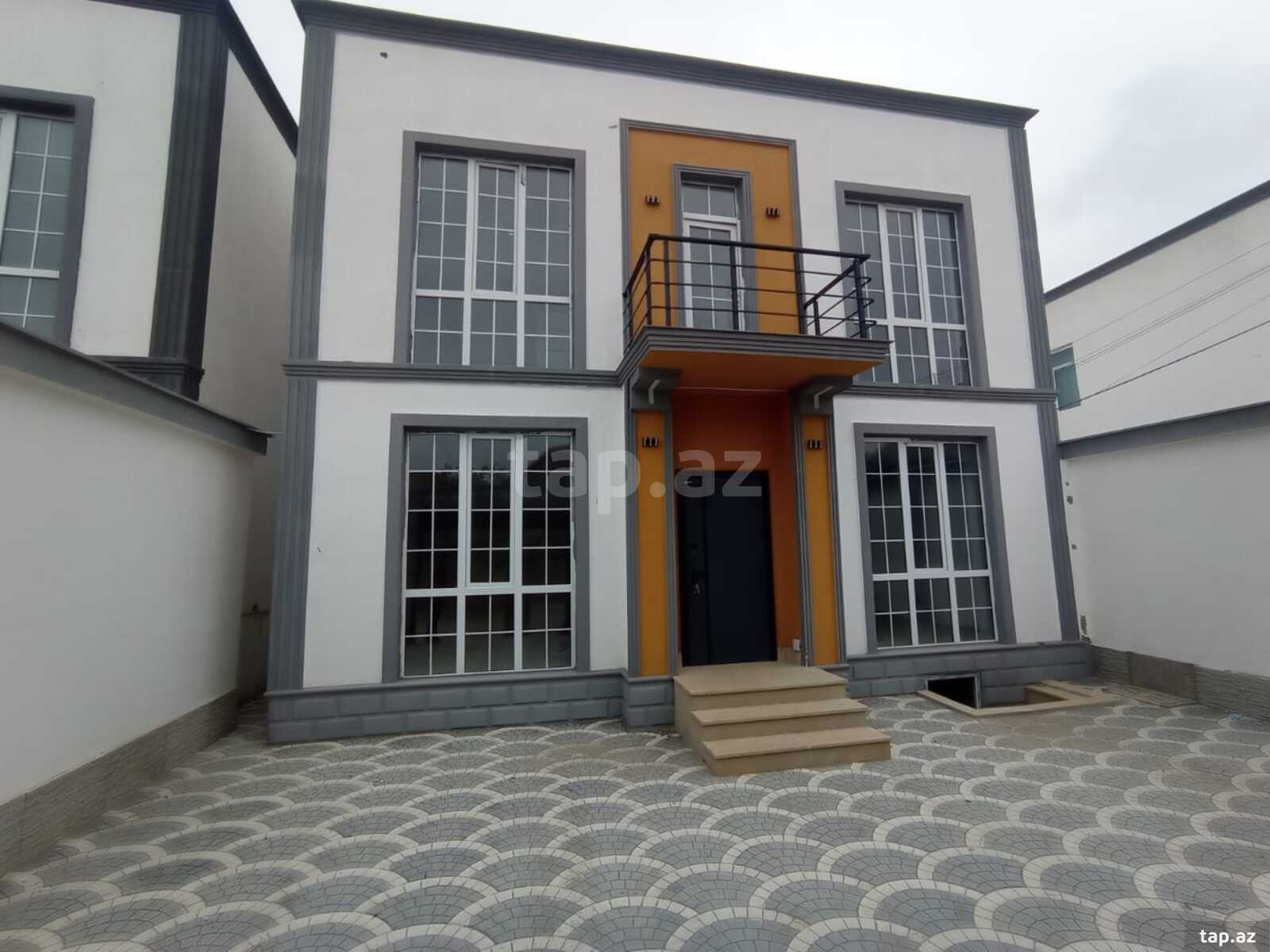 Satılır 5 otaqlı həyət evi 240 m²