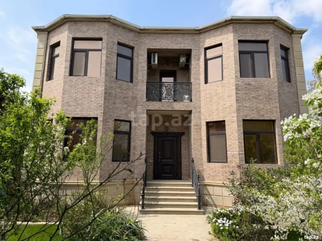Satılır 6 otaqlı həyət evi 220 m²