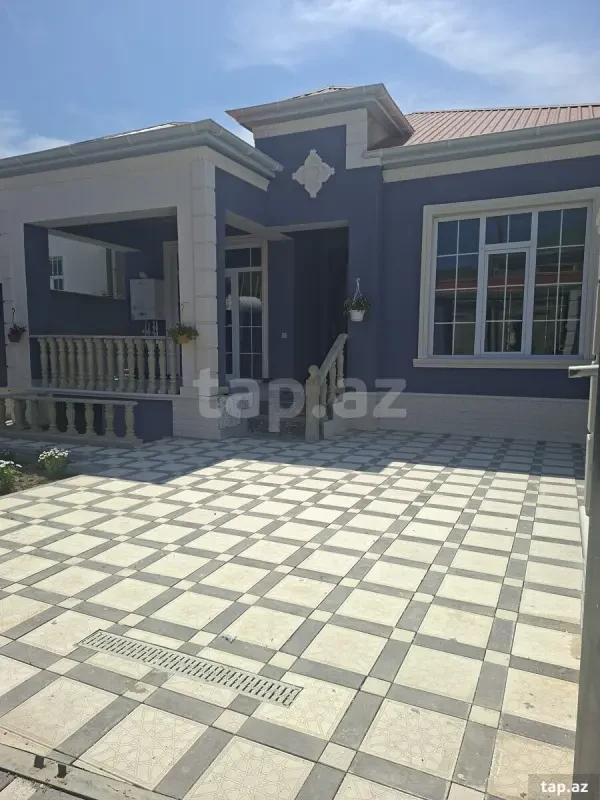Satılır 4 otaqlı həyət evi 200 m²