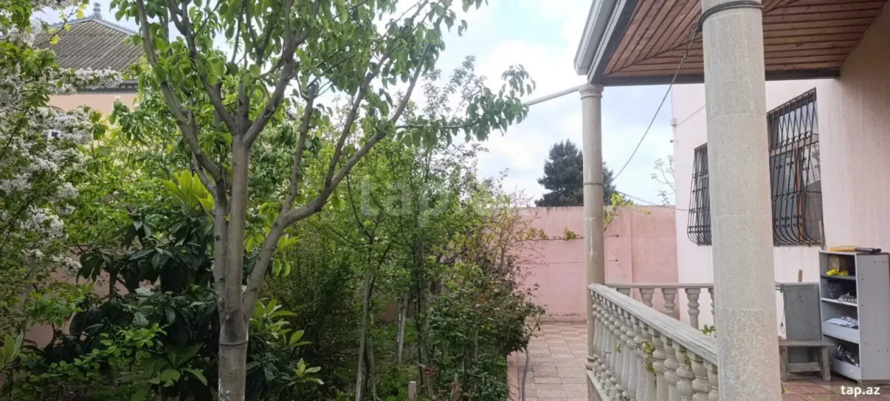 Satılır 7 otaqlı həyət evi 250 m²