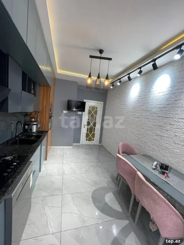 Satılır 3 otaqlı yeni tikili 115 m²