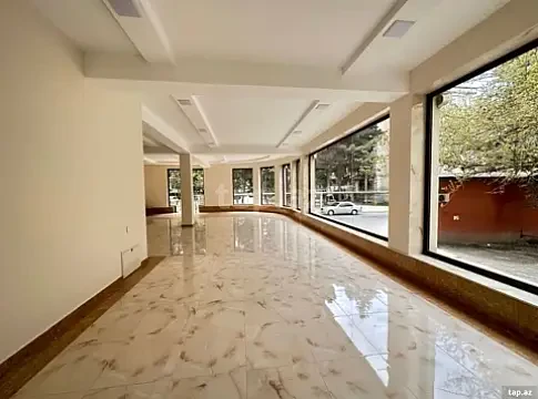 Satılır 9 otaqlı həyət evi 700 m² — Bakı 9 otaq 700.00 m²