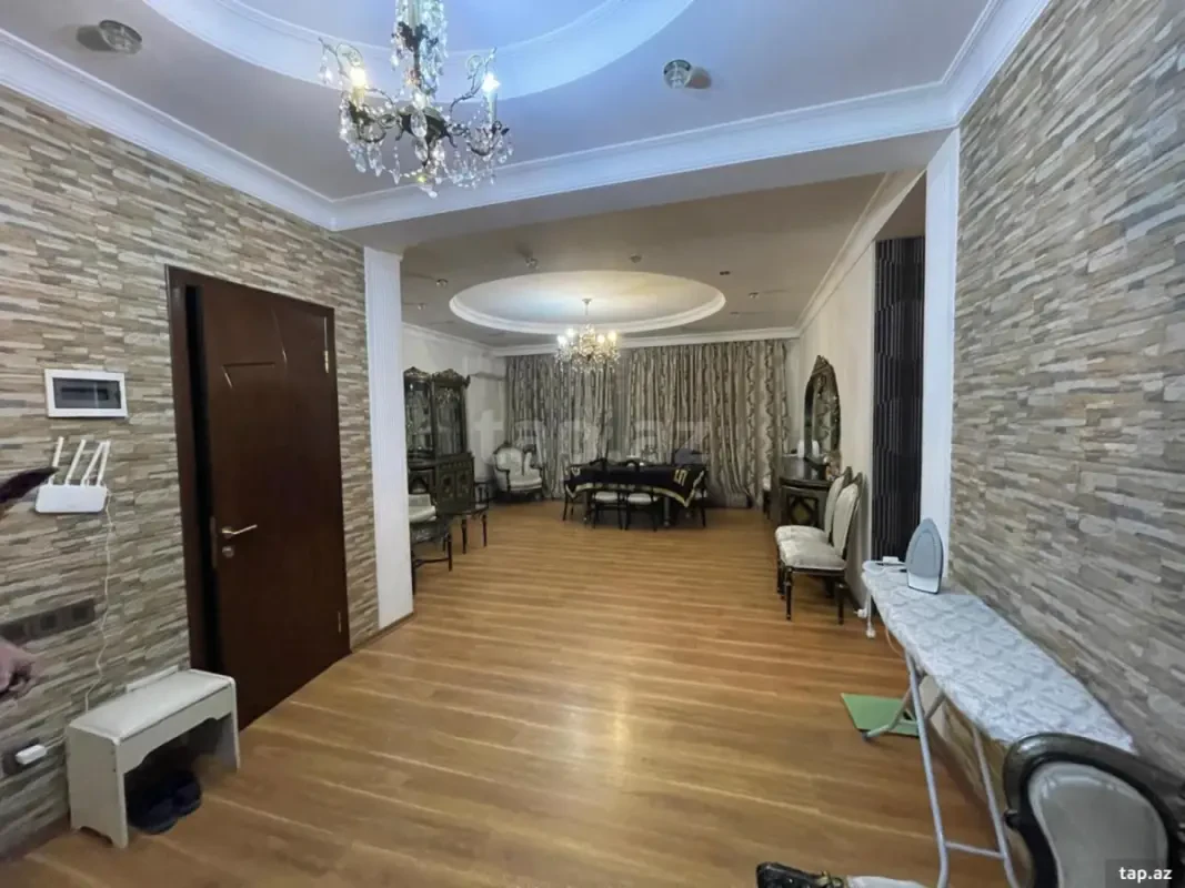 Kirayə verilir 3 otaqlı yeni tikili 140 m²
