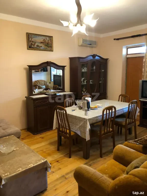 Kirayə verilir 2 otaqlı həyət evi 205 m²
