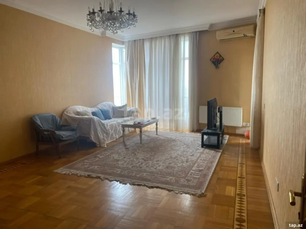 Kirayə verilir 3 otaqlı yeni tikili 124 m²
