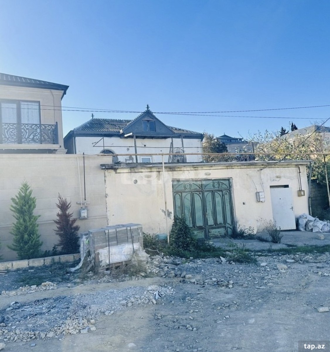 Satılır 6 otaqlı həyət evi 220 m²