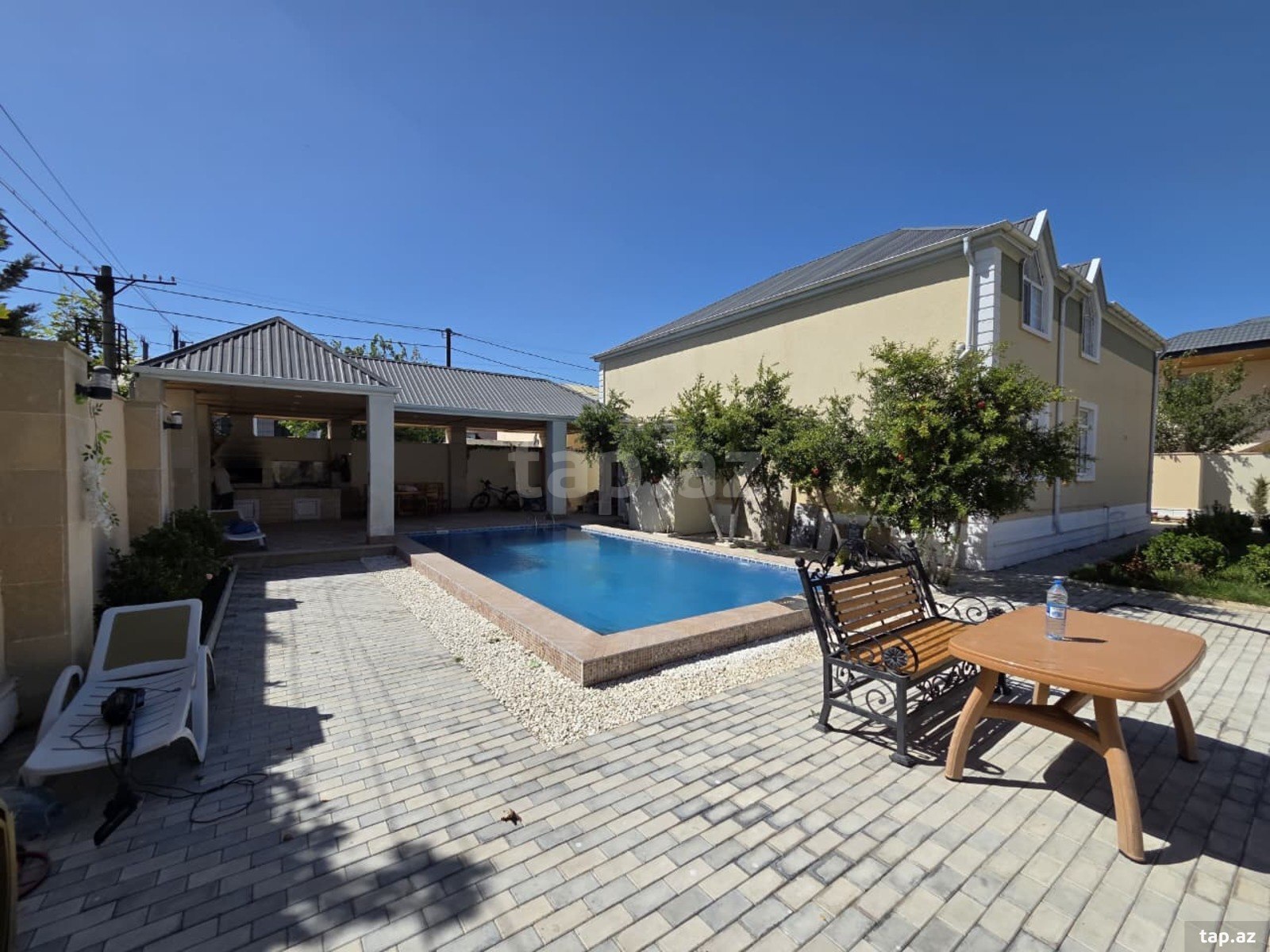 Satılır 7 otaqlı həyət evi 350 m²