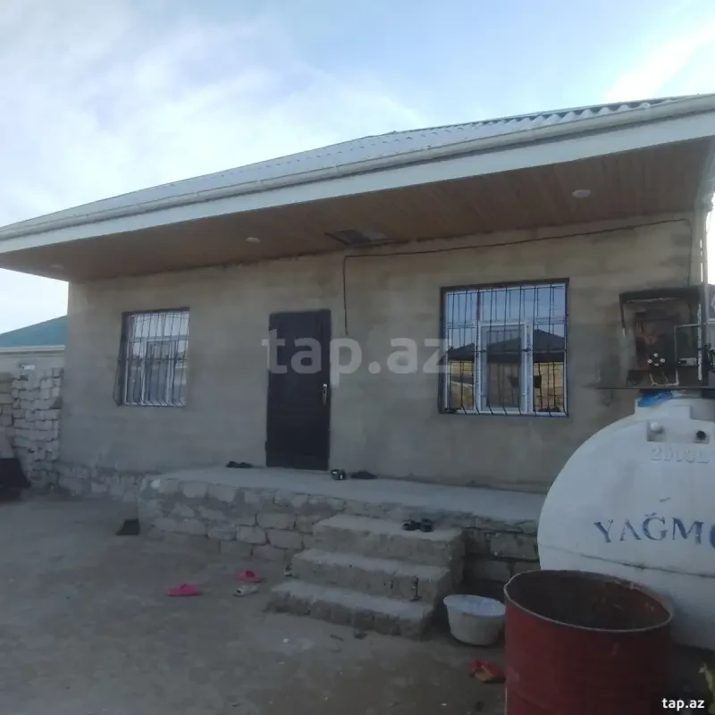 Satılır 4 otaqlı həyət evi 200 m²