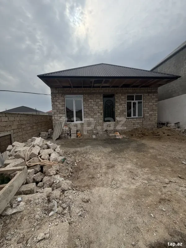 Satılır 3 otaqlı həyət evi 100 m²