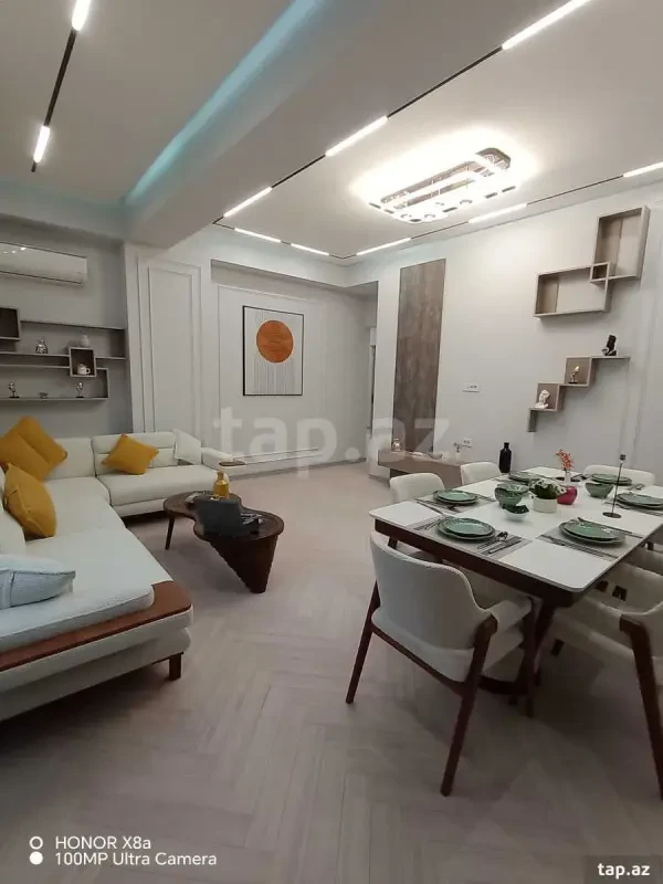 Satılır 3 otaqlı yeni tikili 125 m²