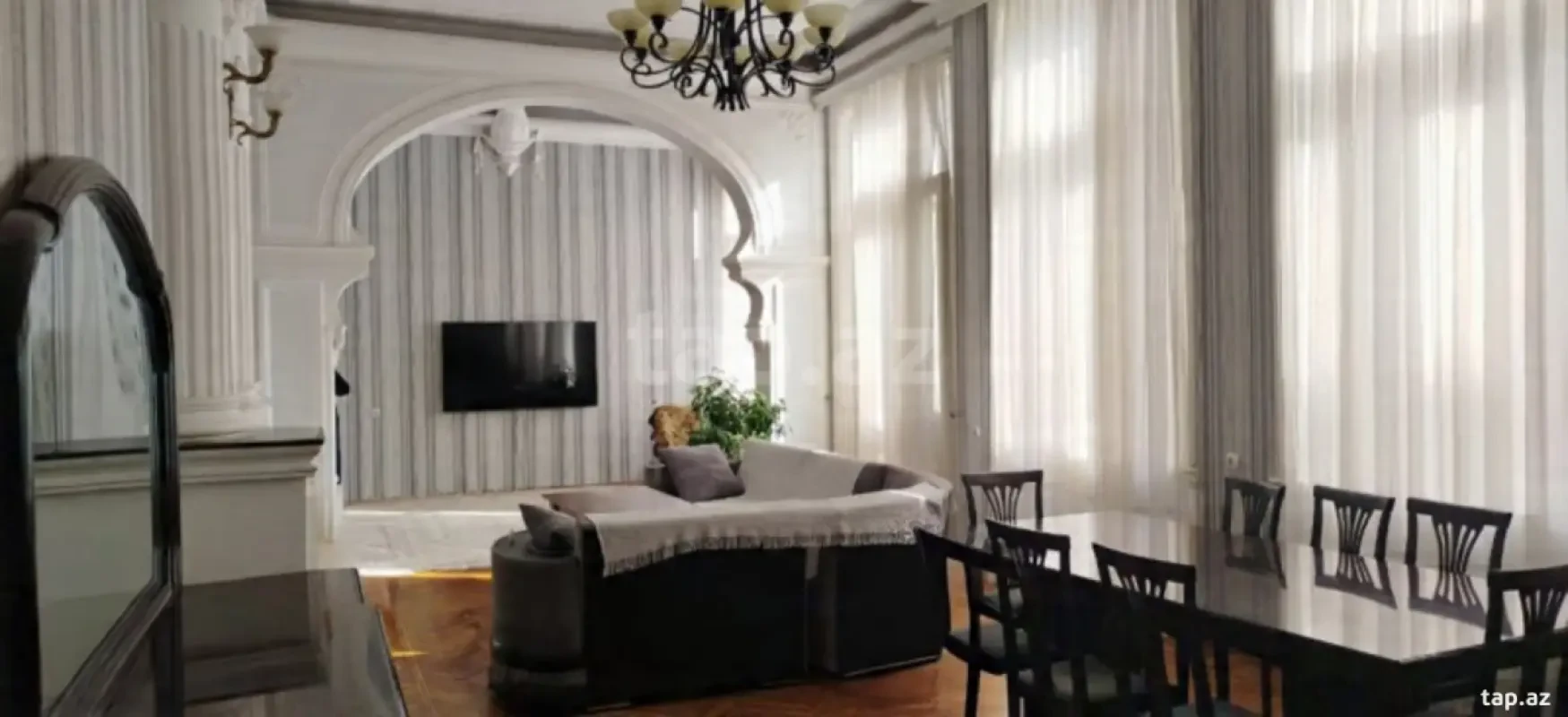 Satılır 4 otaqlı mənzil 220 m²