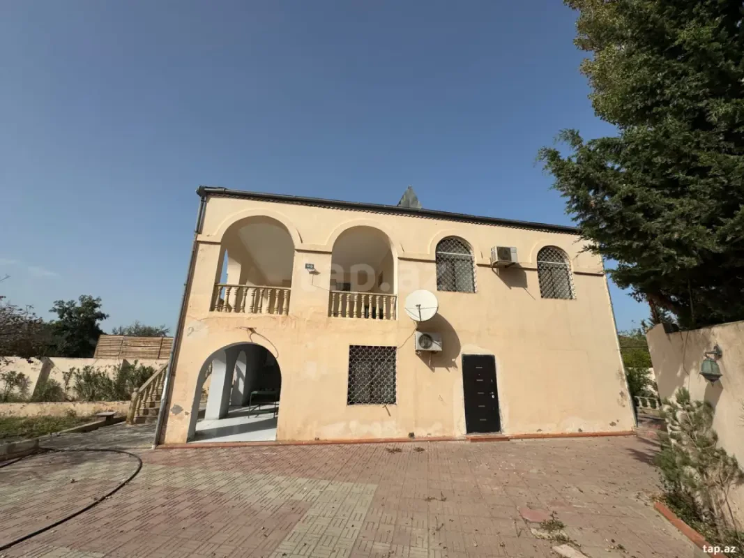 Satılır 5 otaqlı həyət evi 280 m²