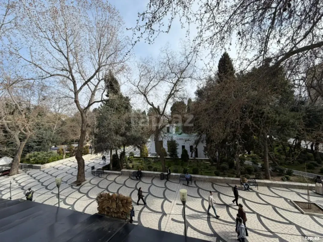 Kirayə verilir 4 otaqlı mənzil 160 m²