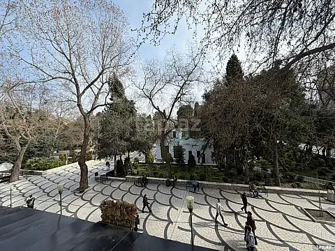 Kirayə verilir 4 otaqlı mənzil 160 m² — Bakı, Sahil qəs. 4 otaq 160.00 m²